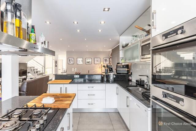 939-3294: Villa for Sale in Garrucha, Almería