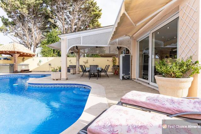 939-3294: Villa for Sale in Garrucha, Almería