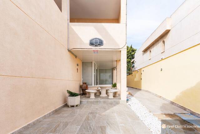 939-3294: Villa for Sale in Garrucha, Almería