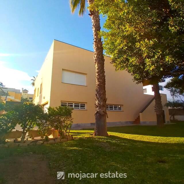 ME 2653: Villa for Sale in Vera Playa, Almería