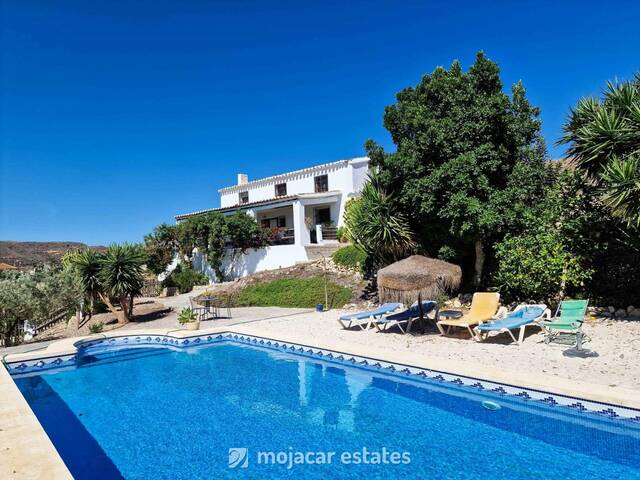 ME 2668: Villa for Sale in Sorbas, Almería