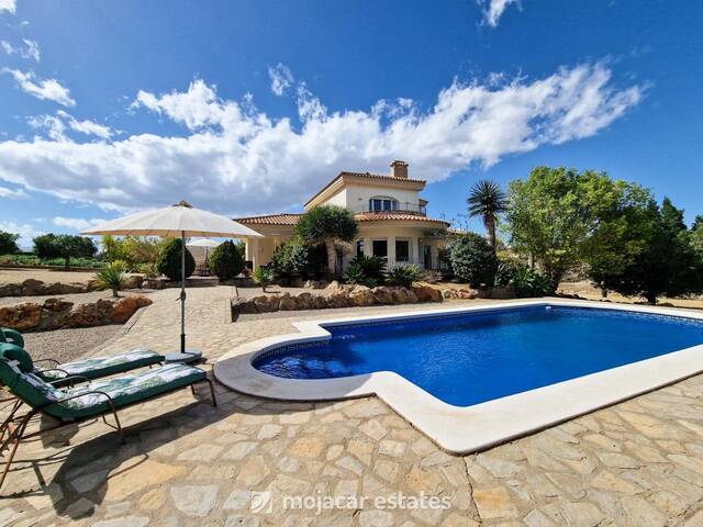 ME 2855: Villa for Sale in Vera, Almería