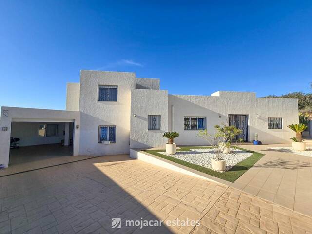 ME 2960: Villa for Sale in Mojácar, Almería