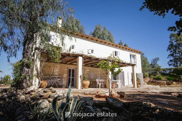 ME 1965: Villa for Sale in Turre, Almería