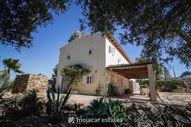 ME 1965: Villa for Sale in Turre, Almería