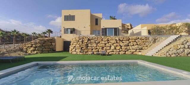 ME 2977: Villa for Sale in Vera, Almería