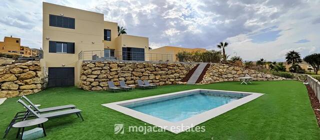 ME 2977: Villa for Sale in Vera, Almería