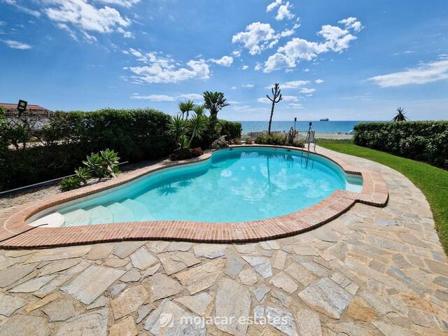 ME 1006: Villa for Rent in Vera Playa, Almería