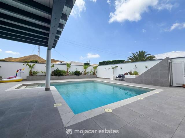ME 3089: Villa for Sale in Carboneras, Almería