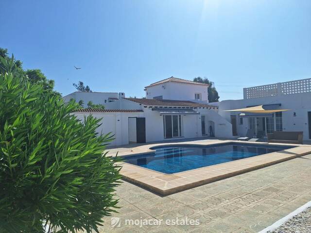 3 Bedroom Villa in Las Cunas