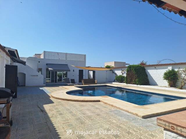 ME 3095: Villa for Sale in Las Cunas, Almería