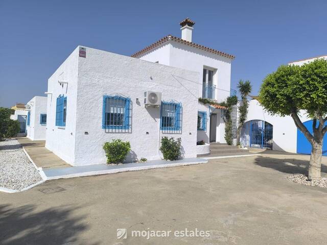 ME 3095: Villa for Sale in Las Cunas, Almería