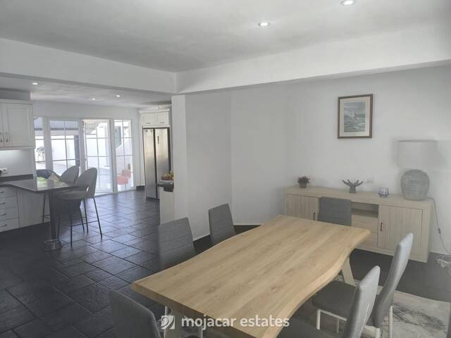 ME 3095: Villa for Sale in Las Cunas, Almería