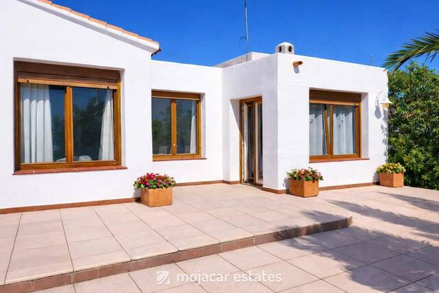 ME 3201: Villa for Sale in Turre, Almería