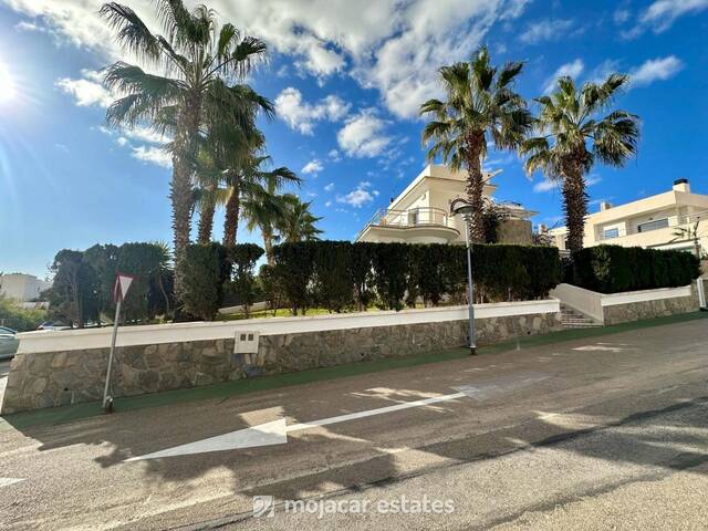 ME 3212: Villa for Sale in Vera Playa, Almería