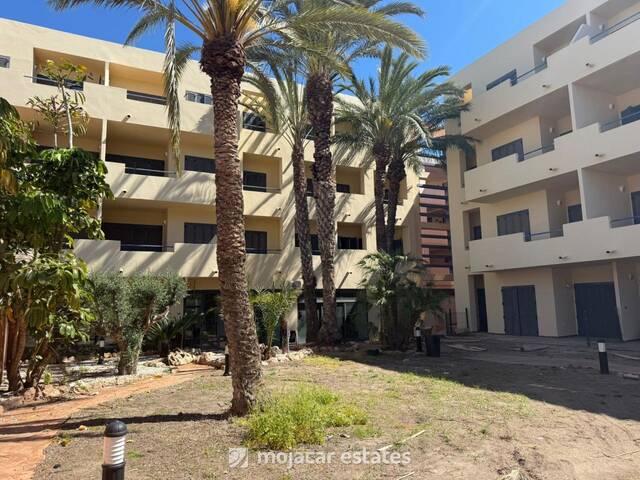 ME 3210: Apartment for Sale in Vera Playa, Almería