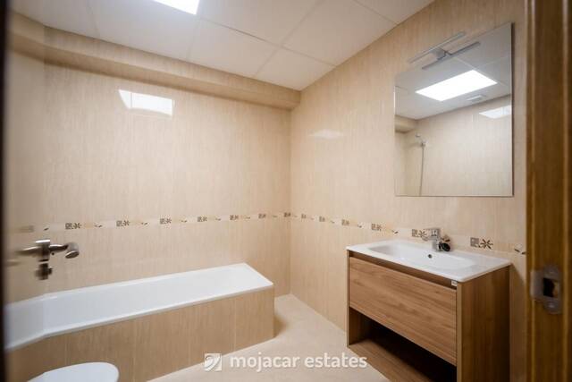 ME 3249: Apartment for Sale in Las Herrerias, Almería