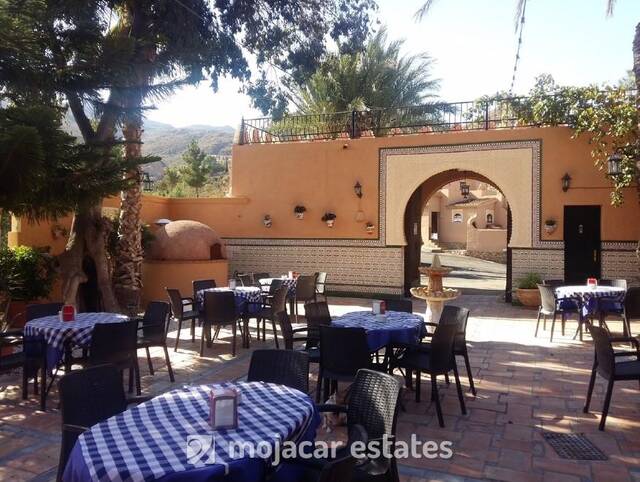 1 Bedroom Commercial property in Turre