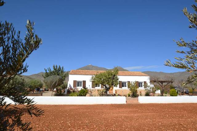 Country house in Uleila del Campo, Almería