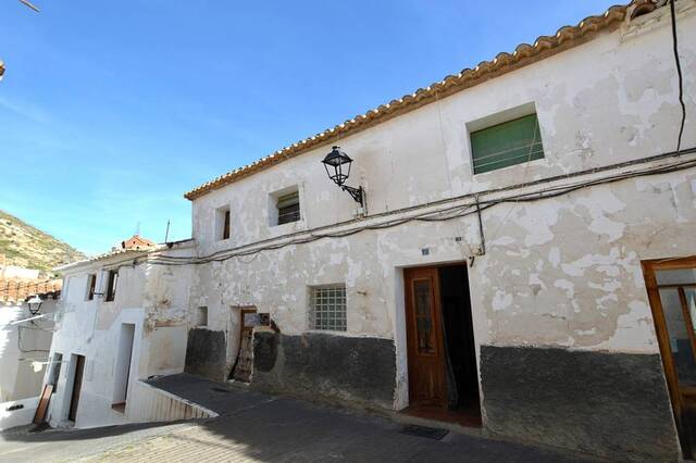 Town house in Lubrin, Almería