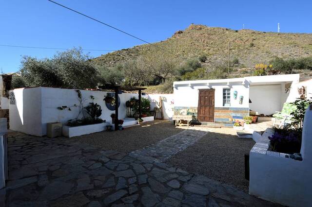 OLV2085: Country house for Sale in Lubrin, Almería