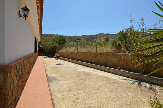 OLV2112: Villa for Sale in Lubrin, Almería