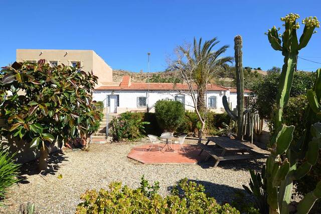 4 Bedroom Town house in Antas