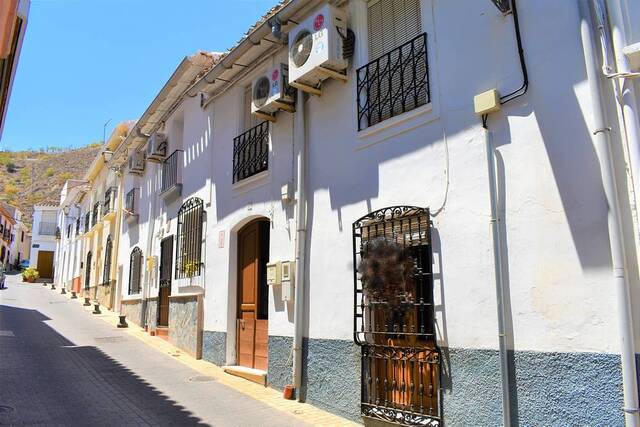 Town house in Lubrin, Almería