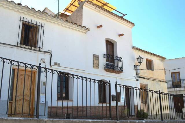 Town house in Lubrin, Almería