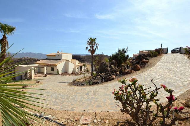 OLV2192: Villa for Sale in El Pinar de Bédar, Almería