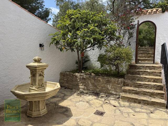 DV1590: Villa for Sale in El Cortijo Grande, Almería