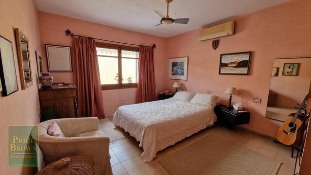 PBK2231: Villa for Sale in Mojácar, Almería