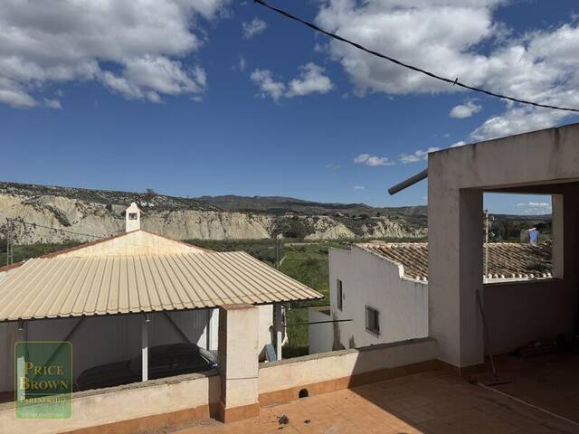 LV867: Villa for Sale in La Huelga, Almería