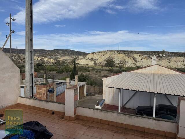 LV867: Villa for Sale in La Huelga, Almería