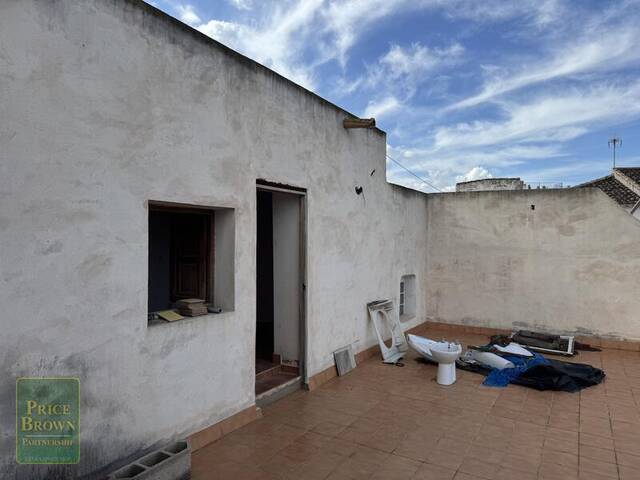 LV867: Villa for Sale in La Huelga, Almería