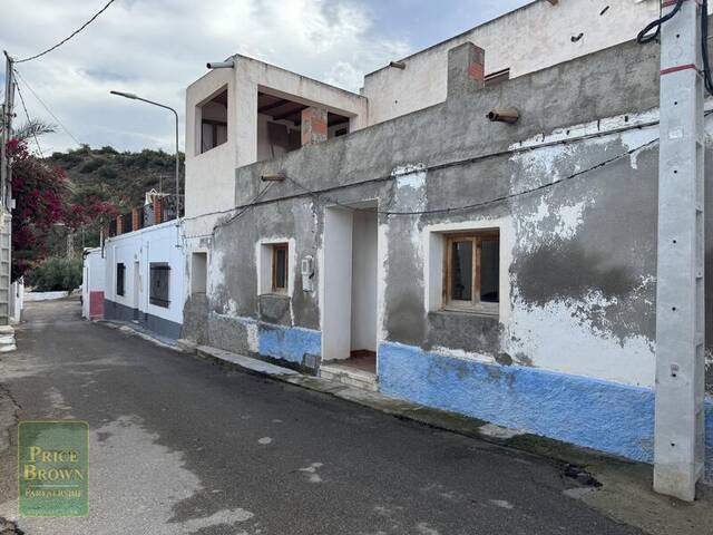 LV867: Villa for Sale in La Huelga, Almería