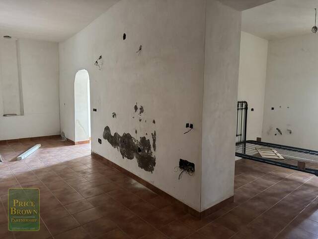 LV867: Villa for Sale in La Huelga, Almería
