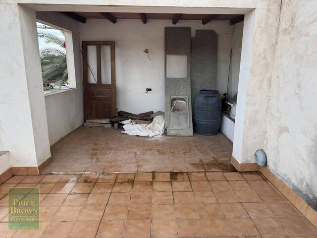 LV867: Villa for Sale in La Huelga, Almería