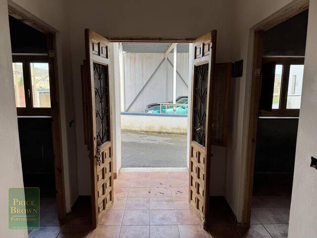 LV867: Villa for Sale in La Huelga, Almería