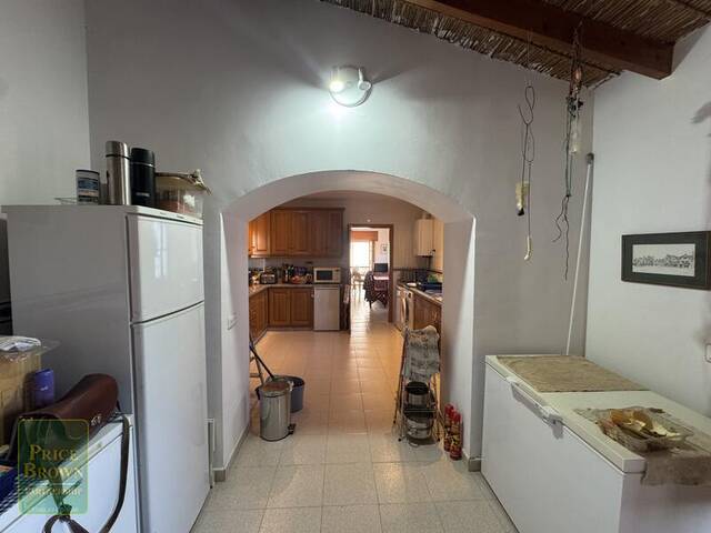 DV1607: Cortijo for Sale in Aljariz, Almería DV1607: Cortijo for Sale in Aljariz, Almería