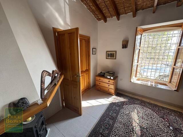 DV1607: Cortijo for Sale in Aljariz, Almería DV1607: Cortijo for Sale in Aljariz, Almería