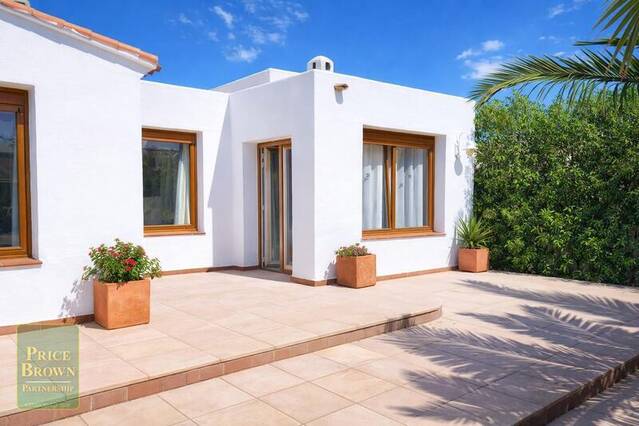 PBK2275: Villa for Sale in El Cortijo Grande, Almería