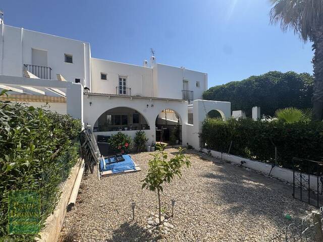LV880: Villa for Sale in Mojácar, Almería