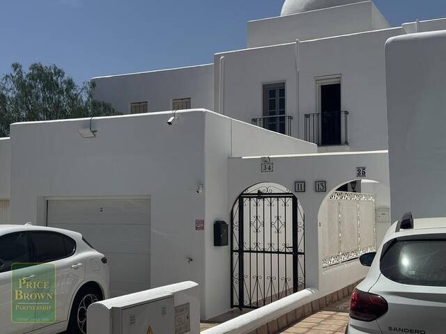 LV880: Villa for Sale in Mojácar, Almería