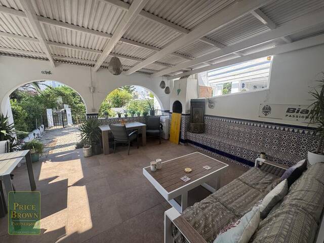 LV880: Villa for Sale in Mojácar, Almería