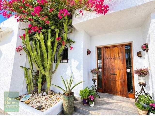 DV1619: Villa for Sale in Mojácar, Almería DV1619: Villa for Sale in Mojácar, Almería