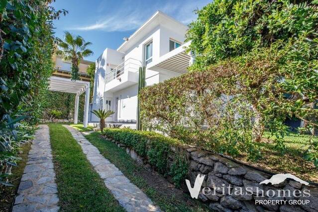 VHVL 2962: Villa for Sale in Puerto Rey, Almería