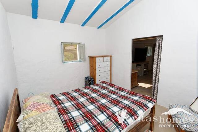 VHVH 3040: Country house for Sale in Lubrin, Almería