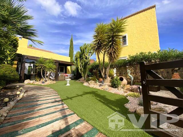 VIP8093: Villa for Sale in Desert Springs, Almería