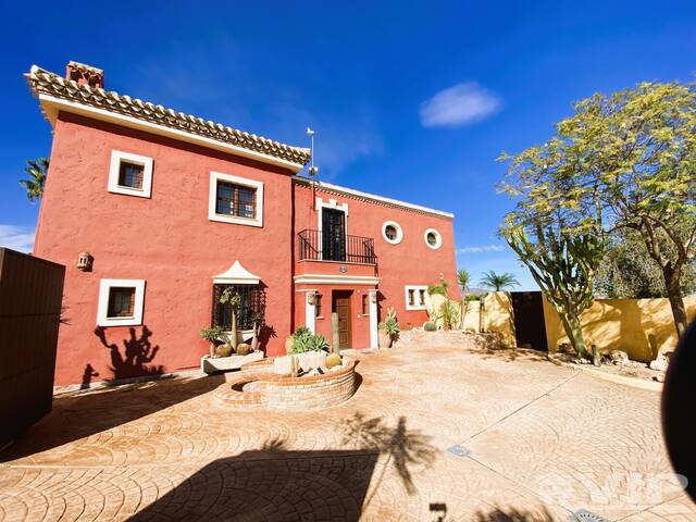 VIP8169: Villa for Sale in Desert Springs, Almería